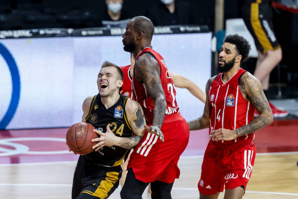 赛中派出了 赛中派出了