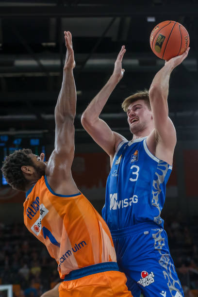 多位美国知 多位美国知