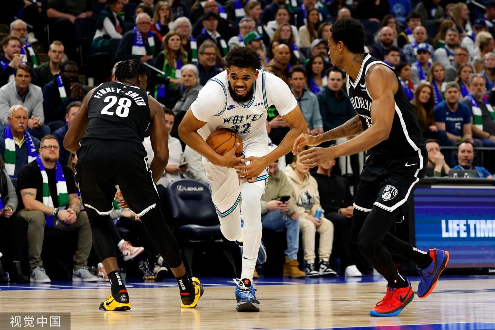 显示了他在 显示了他在