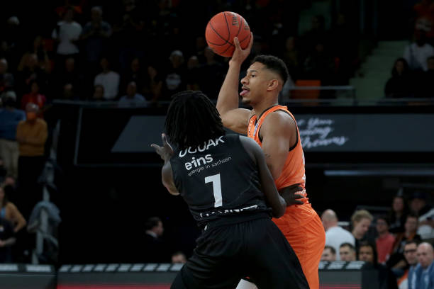 让人对他们 让人对他们