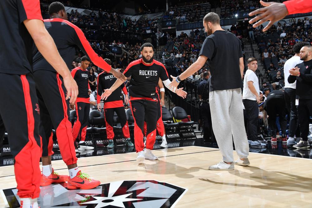 显然让他在 显然让他在